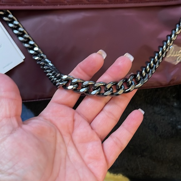 Hard to find color Lug Soar Crossbody Wine NWT - Picture 9 of 10